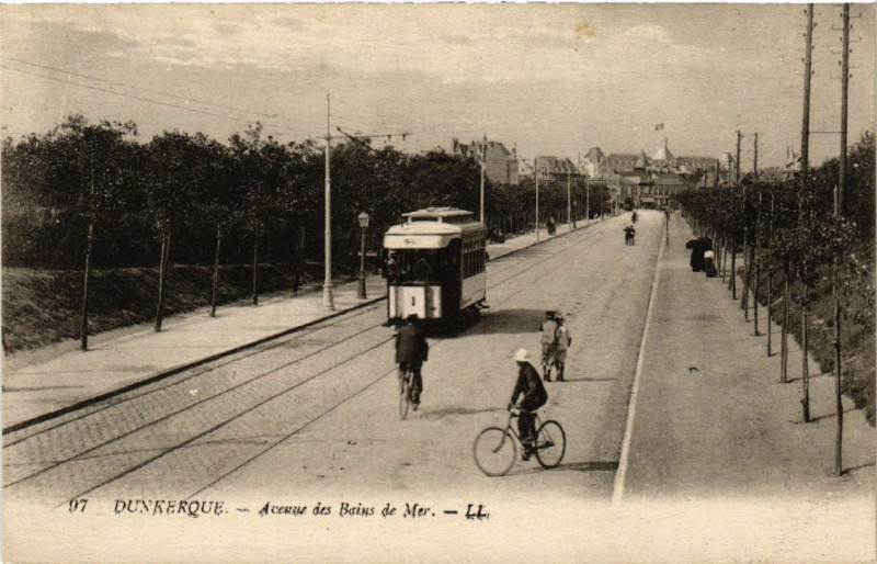 Carte postale ancienne Dunkerque - Avenue des Bains de Mer à Dunkerque