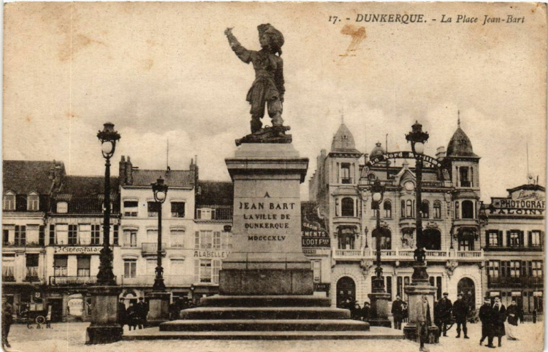 Carte postale ancienne Dunkerque - La Place Jean Bart à Dunkerque