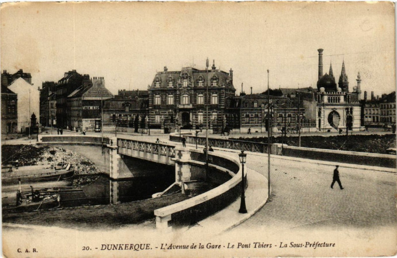 Carte postale ancienne Dunkerque - L'Avenue de la Gare - Le Pont Thiers - La Sous - à Dunkerque