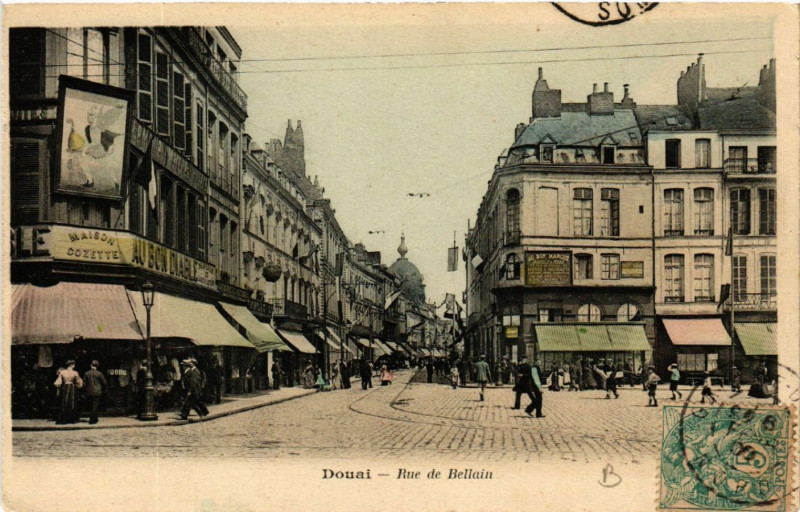 Carte postale ancienne Douai - Rue de Bellain à Douai