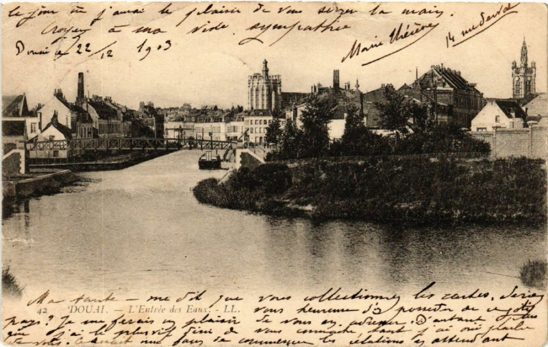 Carte postale ancienne Douai - L'Entrée des Eaux à Douai