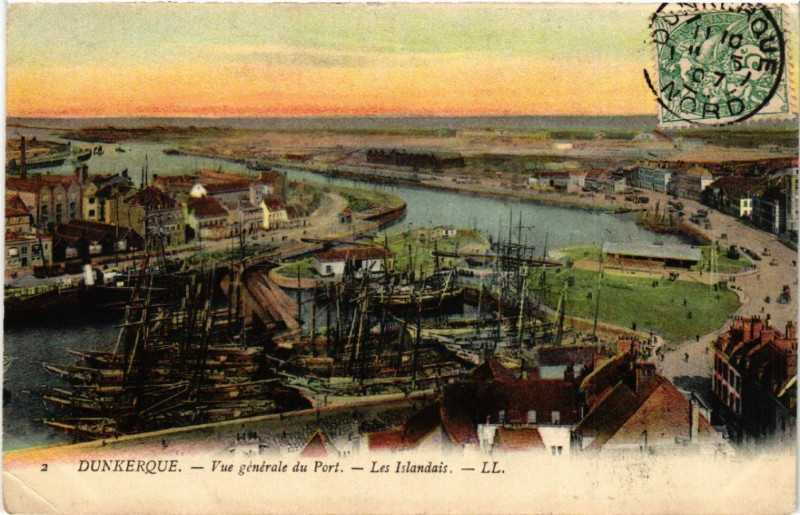 Carte postale ancienne Dunkerque - Vue générale du Port - Les Islandais à Dunkerque