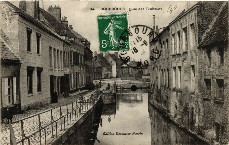 Carte postale ancienne Bourbourg - Quai des Trainteurs à Bourbourg