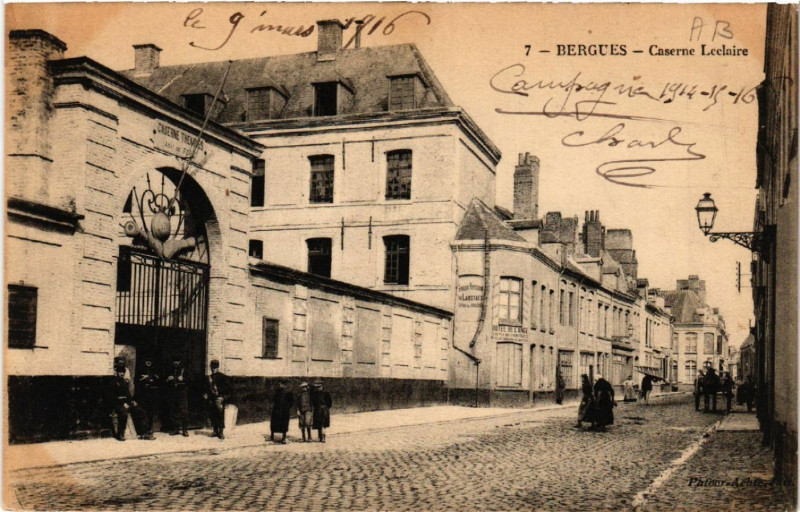 Carte postale ancienne Bergues - Casene Leclaire à Bergues