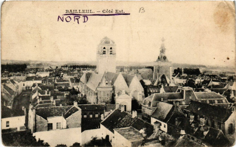 Carte postale ancienne Bailleul - Cote Est à Bailleul