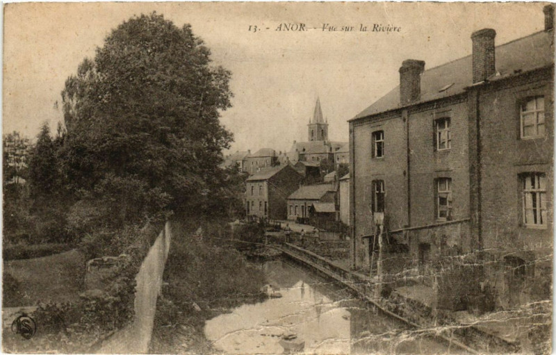 Carte postale ancienne Anor - Vue sur la Riviere à Anor
