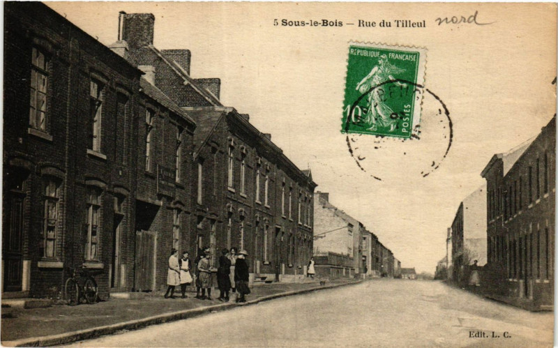 Carte postale ancienne Sous-le-Bois - Rue du Tilleul