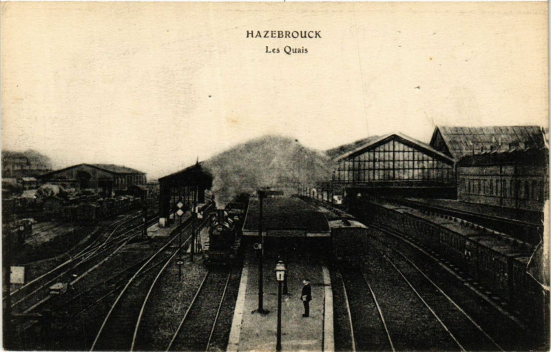 Carte postale ancienne Hazebrouck Les Quais à Hazebrouck