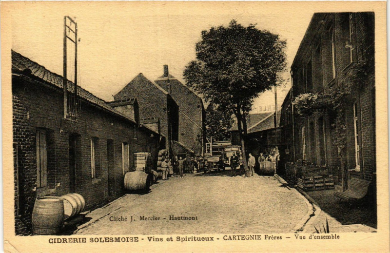 Carte postale ancienne Gidrerie Solesmoise Vins et Spiritueux Crategnie Freres Vue d