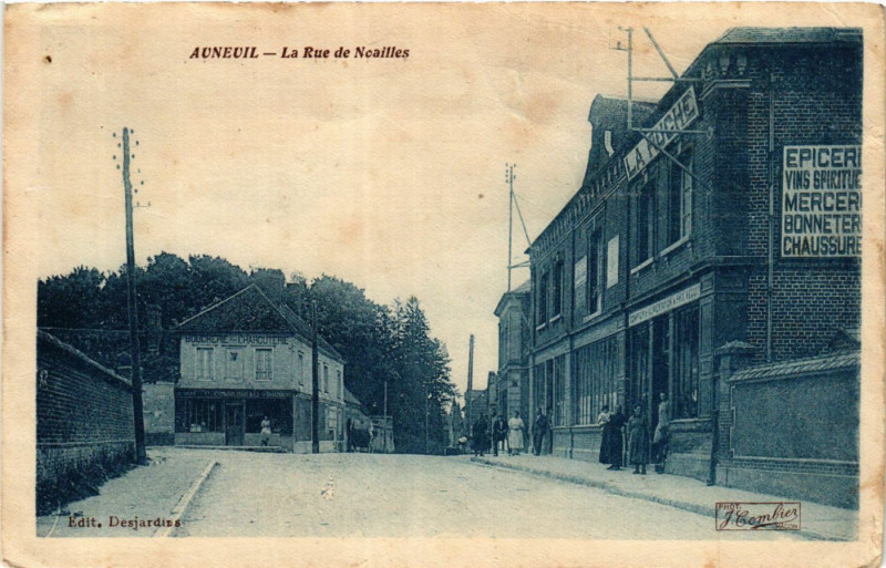 Carte postale ancienne Auneuil - La Rue de Noailles