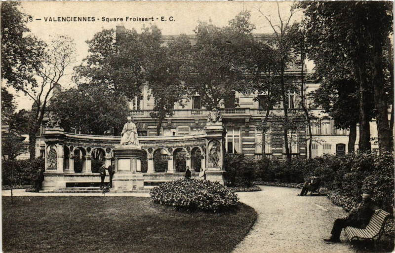 Carte postale ancienne Valenciennes - Square Froissart à Valenciennes