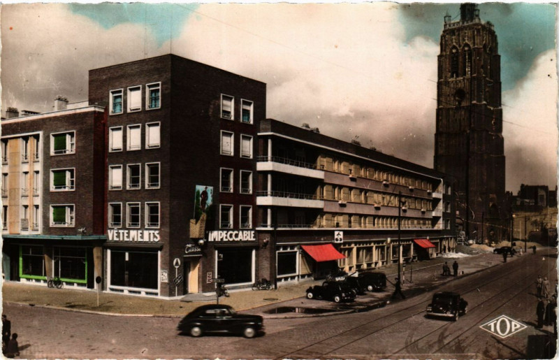 Carte postale ancienne Dunkerque - Place Jean-Bart et Beffroi à Dunkerque