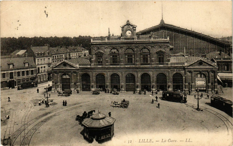 Carte postale ancienne Lille-La Gare à Lille