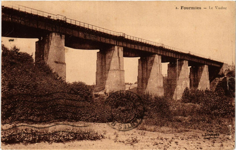 Carte postale ancienne Fourmies-Le Viaduc à Fourmies