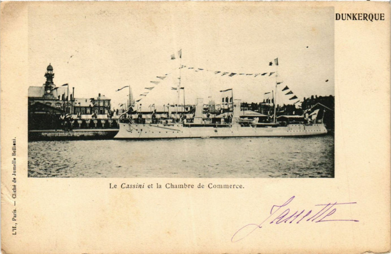 Carte postale ancienne Dunkerque-Le Cassini et la Chambre de Commerce à Dunkerque