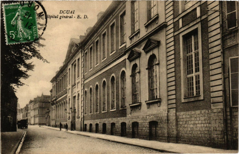 Carte postale ancienne Douai-Hopital général à Douai