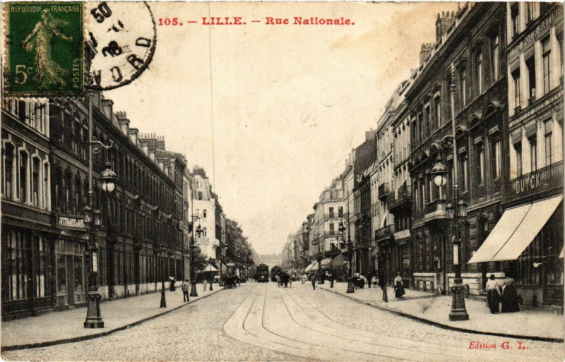 Carte postale ancienne Lille - Rue Nationale à Lille
