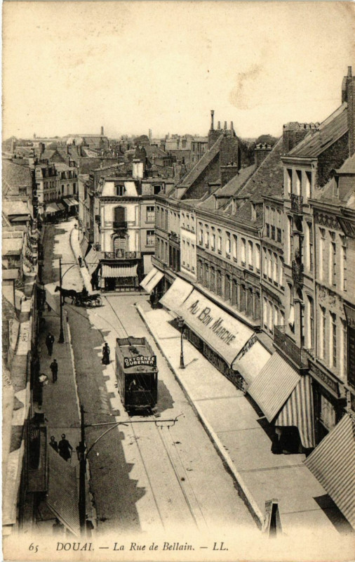 Carte postale ancienne Douai - La Rue de Bellain à Douai