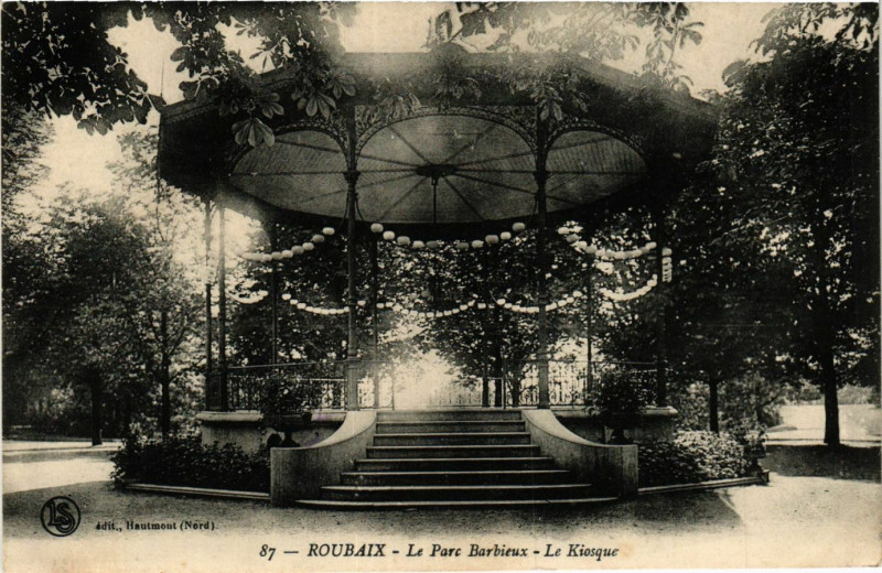 Carte postale ancienne Roubaix-Le Parc Barbieux-Le Kiosque à Roubaix