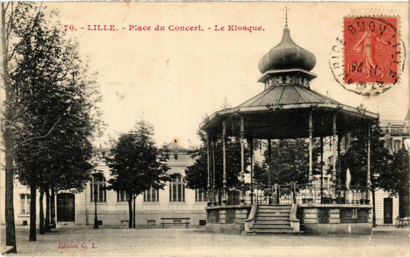 Carte postale ancienne Lille-Place du Concert Le Kiosque à Lille
