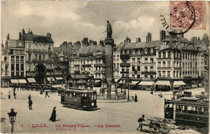Carte postale ancienne Lille-La Grand'Place La Déesse à Lille
