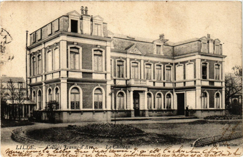 Carte postale ancienne Lille-College Jeanne-d'Arc Le Chateau à Lille