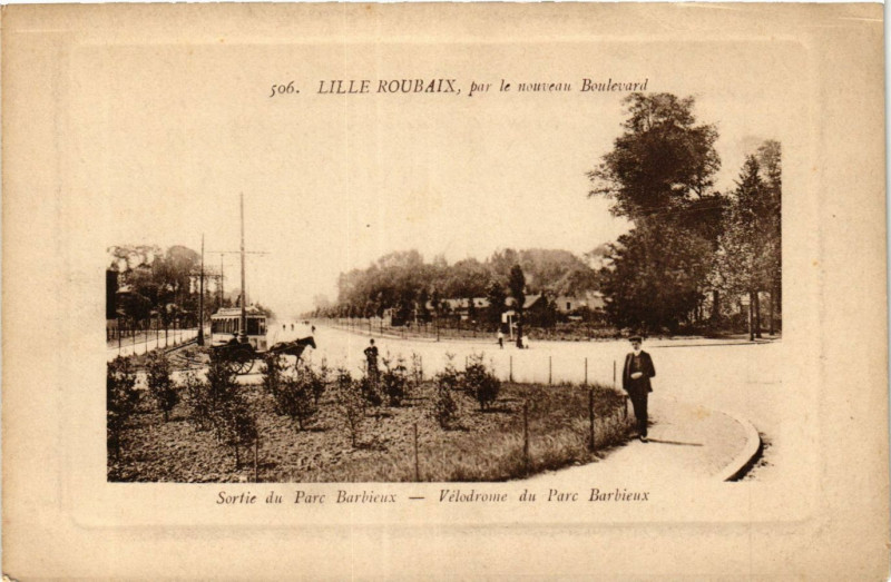 Carte postale ancienne Lille Roubaix par le nouveau Boulevard à Lille