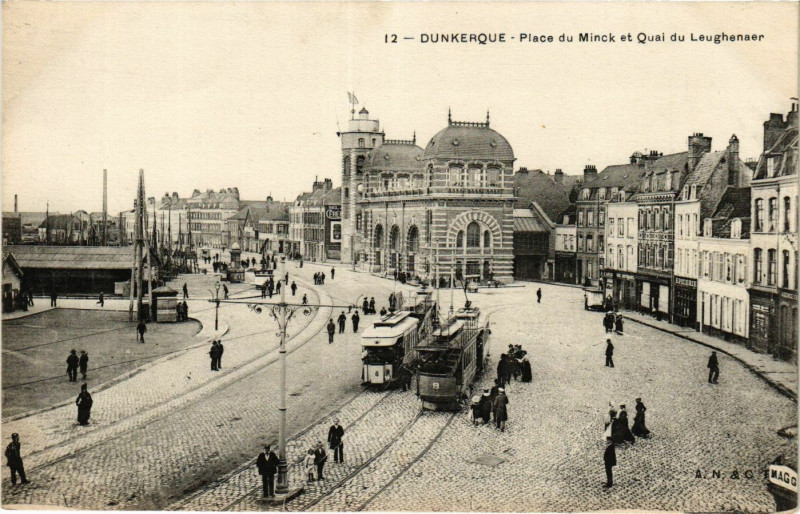 Carte postale ancienne Dunkerque-Place du Minck et Quai du Leughenaer à Dunkerque