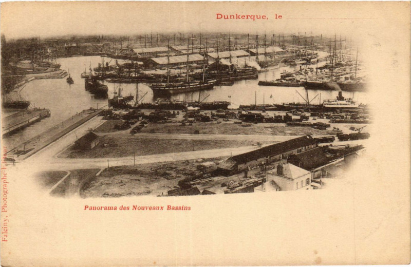 Carte postale ancienne Dunkerque-Panorama des Nouveaux Bassins à Dunkerque