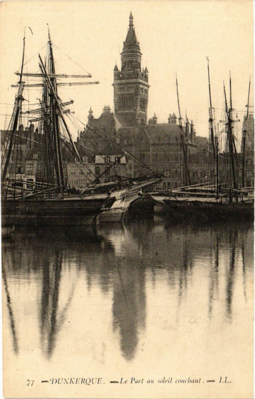Carte postale ancienne Dunkerque-Le Port au Soleil couchant à Dunkerque