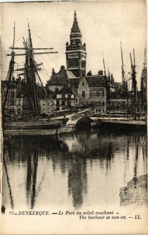 Carte postale ancienne Dunkerque-Le Port au Soleil couchant à Dunkerque