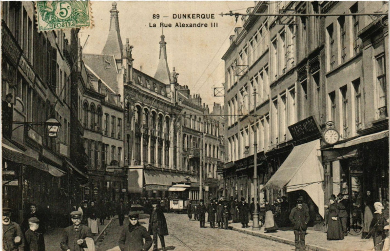 Carte postale ancienne Dunkerque-La Rue Alexandre Iii à Dunkerque