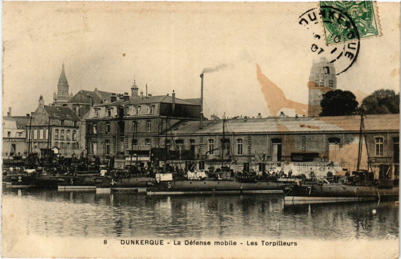 Carte postale ancienne Dunkerque-La Defense mobile Les Torpilleurs à Dunkerque