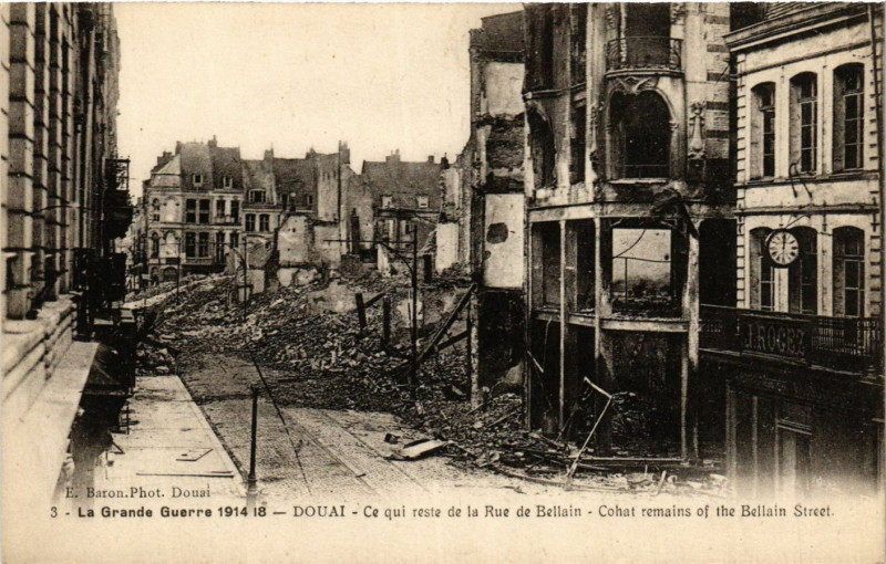 Carte postale ancienne Douai-Ce qui reste de la Rue de Bellain à Douai