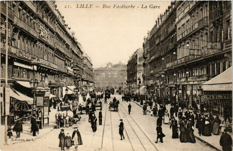 Carte postale ancienne Lille - Rue Faidherbe - La Gare à Lille