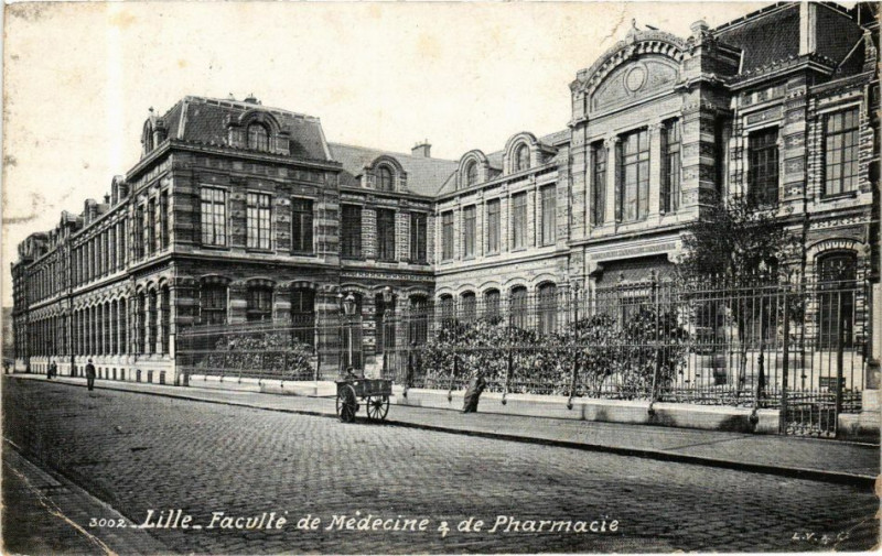 Carte postale ancienne Ed. Aqua 3002 Lille Faculte de Medecine et de Pharmacie à Lille