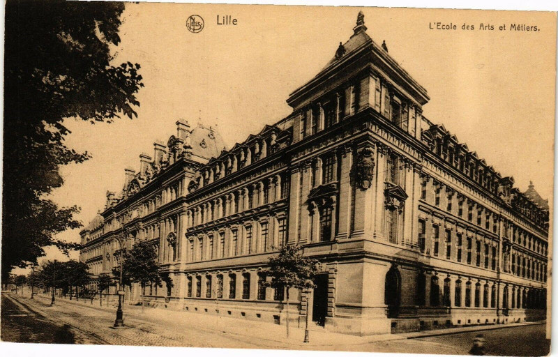 Carte postale ancienne Lille - L'Ecole des aris et mietiers à Lille