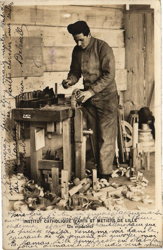 Carte postale ancienne Inst. Cath. d'Arts et Metiers de Lille à Lille