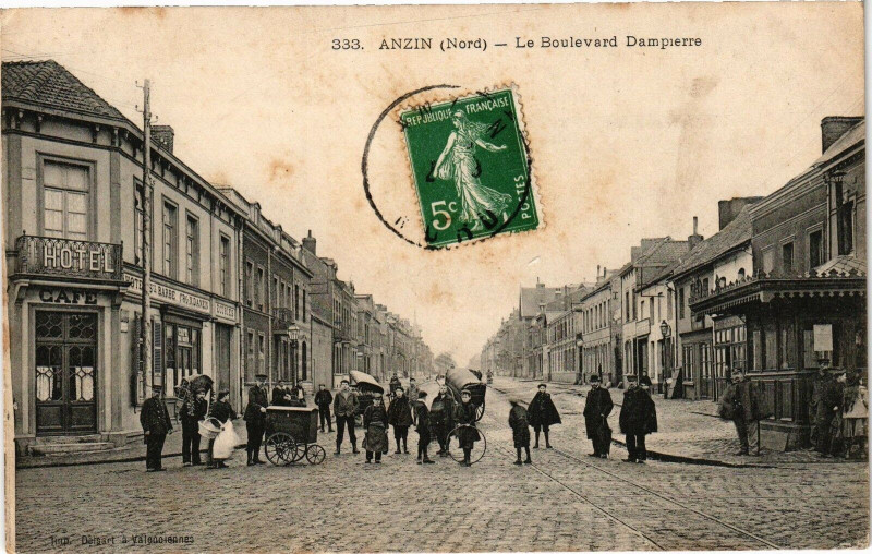 Carte postale ancienne Anzin - Le boulevard Dampierre à Anzin