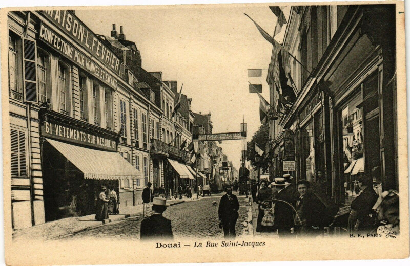 Carte postale ancienne Douai - La rue Saint-jacques à Douai