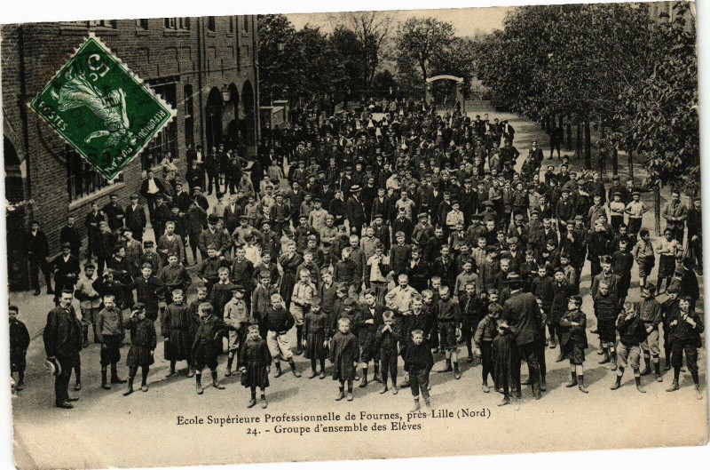 Carte postale ancienne Ecole superieure professionale de Fournes pres - Lille à Lille