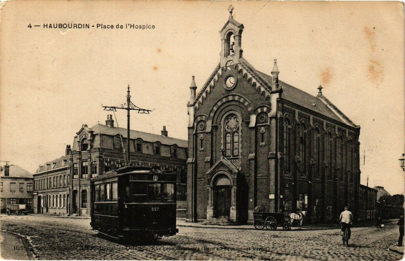 Carte postale ancienne Hautmont - Place de l'hospice à Hautmont