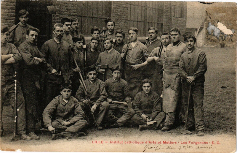 Carte postale ancienne Lille - Inst. Cath. d'Arts et Metiers à Lille