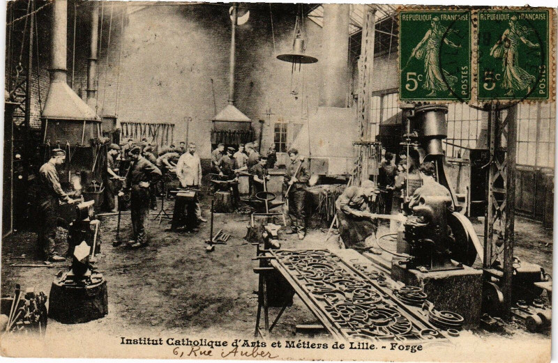 Carte postale ancienne Inst. Cath. d'Arts et Metiers de Lille - Forge à Lille