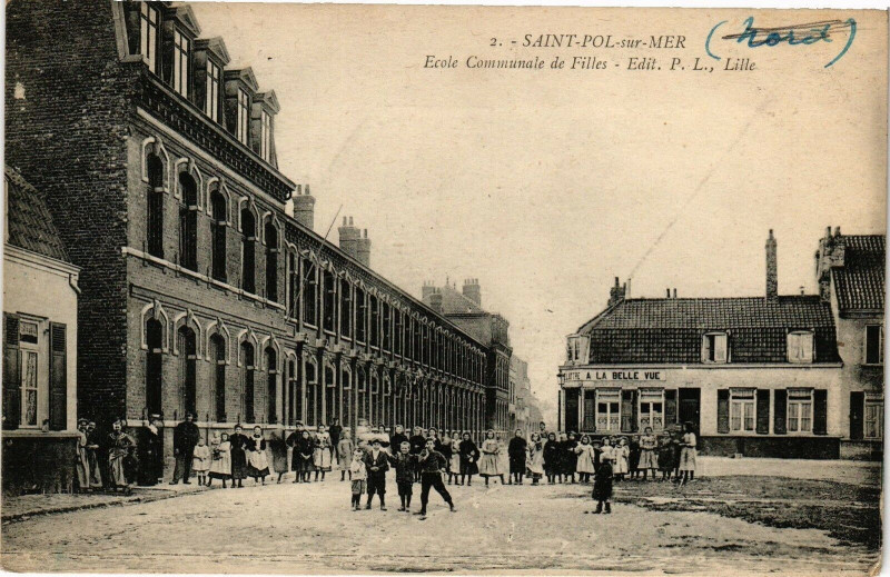 Carte postale ancienne Saint-Pol-sur-Mer - Ecole communale de filles