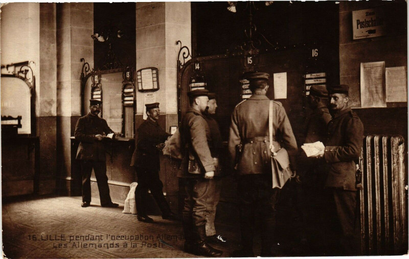 Carte postale ancienne Lille Pendant l'occupation à Lille