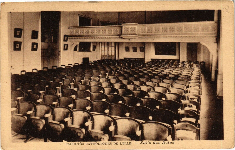 Carte postale ancienne Lille-Salle des Actes à Lille