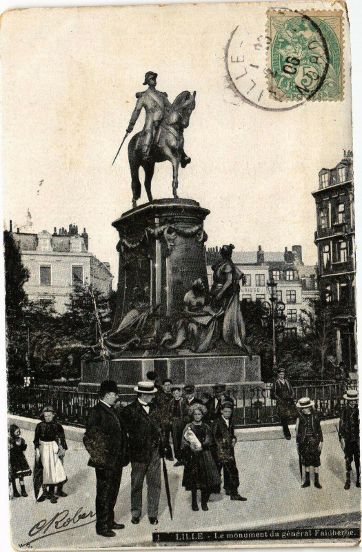 Carte postale ancienne Lille-Le monument du général Faidherbe à Lille