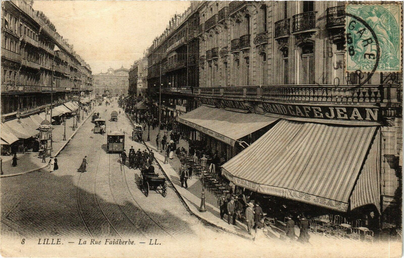 Carte postale ancienne Lille-La Rue Faidherbe à Lille