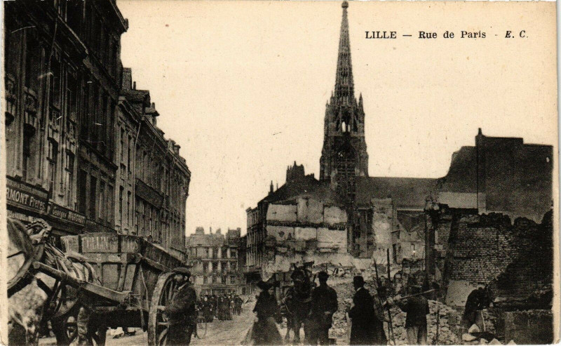 Carte postale ancienne Lille-Rue de Paris à Lille